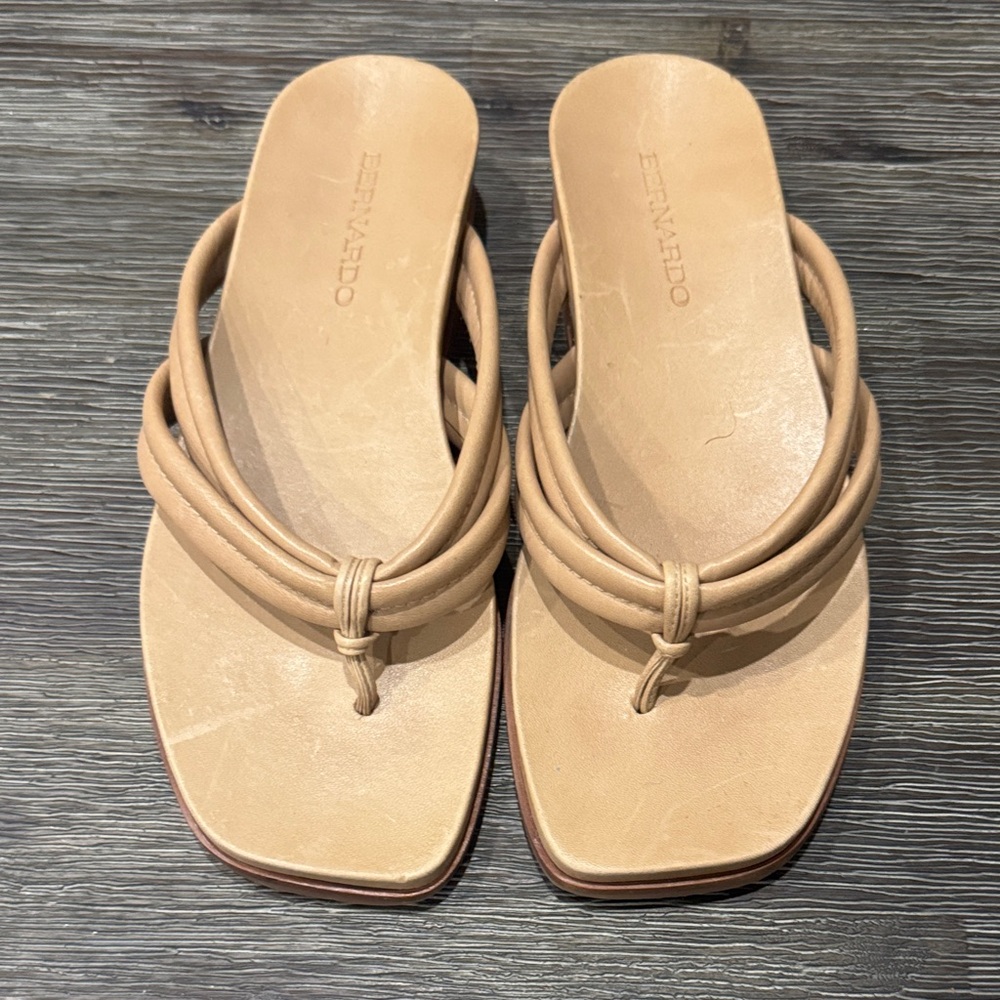 Bernardo Tan Women's Sandals